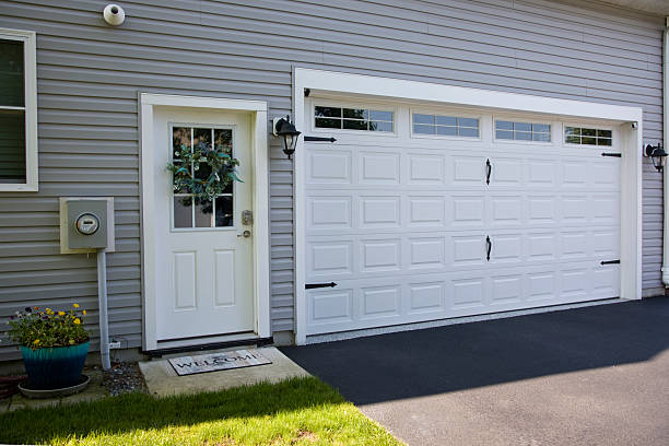 24/7 Emergency Garage Door Panel Replacement experts in Clinton County County, MO
